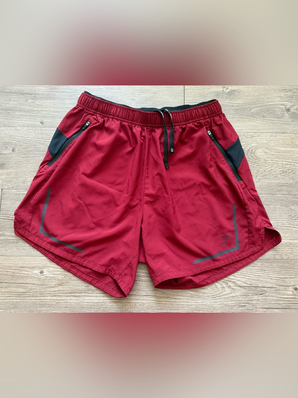 Gymshark Men’s Medium MOVEMENT SPORT 5" SHORTS, Red, Zipper Pockets, NWOT